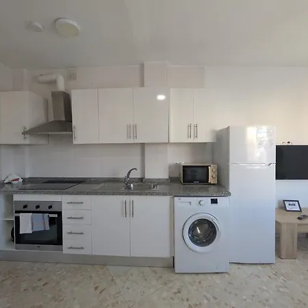 Charming Close To The And Centre Of Apartment *