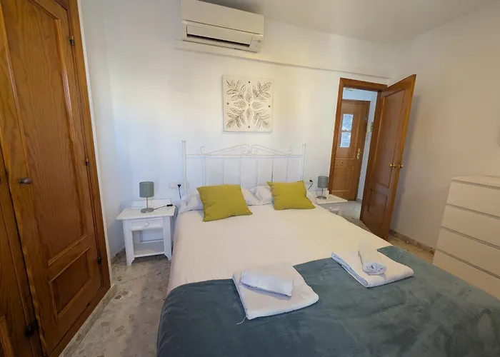 Апартаменты Charming Close To The And Centre Of *